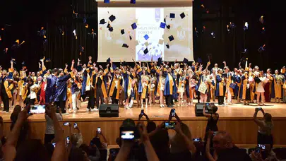 Turizm dünyasına taze kan: MSKÜ’lü gençler diplomalarını coşkuyla aldı