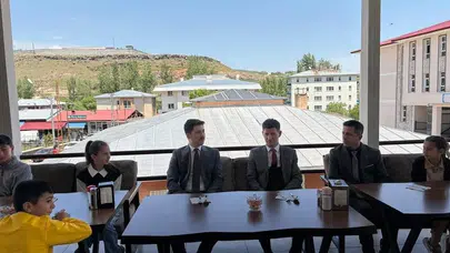 Sahne tozunu yutan minik yeteneklere kaymakamdan tam destek: Sanatla büyüyen nesiller geleceğin teminatı