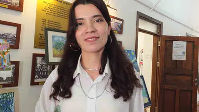 Fırçalarıyla hayata renk kattılar: Burhaniyeli kadınların sanat yolculuğu sergiye dönüştü