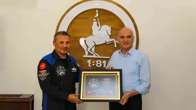 Uzay yolculuğundan Düzce’ye anlamlı durak: Alper Gezeravcı’dan Başkan Özlü’ye ziyaret