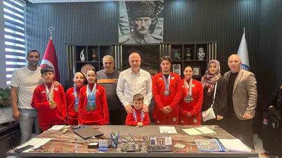 Osmaneli’nin altın çocukları başkanlık makamında: Başarılarıyla sınırları aştılar