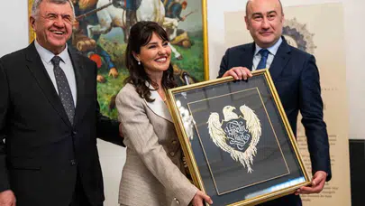 Tarihi Gazi Osman Paşa Yalısı’nda geleneksel sanat rüzgarı: Seçkiler sergisi kapılarını açtı