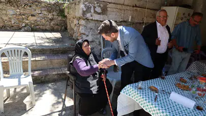 Tavas’ta vefa günü: Başkan Tatık şehit evlerinde dualarla buluştu
