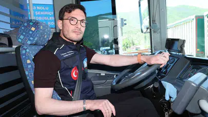 Tokat’ta engelleri kaldıran teknoloji: Tek tuşla otobüs ayağınıza geliyor