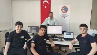 Denizlili gençlerden büyük başarı: Sıradan bir kamerayı yapay zekayla hava gözlemcisine dönüştürdüler