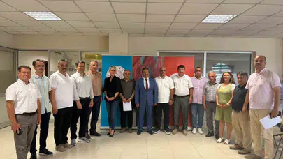 Burhaniye’de bilim rüzgarı: Eğitime yön veren öğretmenler ödüllendirildi