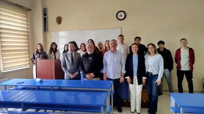 Emet MYO'da nostalji rüzgarı: Mezunlar tecrübelerini yeni nesle aktardı