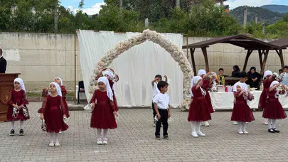 Minik öğrencilerin büyük başarısı: Hanönü’nde yıl sonu coşkusu