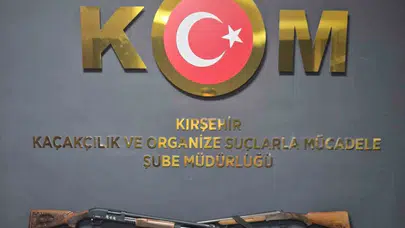 Kırşehir polisi zehir tacirlerine göz açtırmadı: Evinden cephanelik ve kaçak içki deposu çıktı