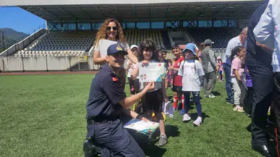 Skor tabelası değil dostluk kazandı: Arhavi’de minik ayaklar fair-play dersi verdi