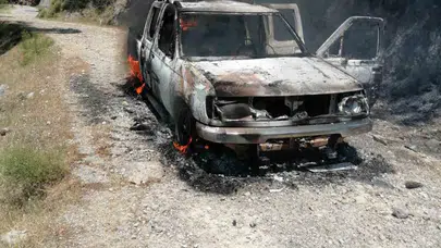 Fethiye’de korku dolu anlar: Seyir halindeki otomobil alev topuna döndü, orman yangınının eşiğinden dönüldü