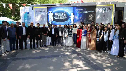 Yahyalı’da teknoloji şöleni: Geleceğin mucitleri 15 Temmuz Meydanı’nda buluştu