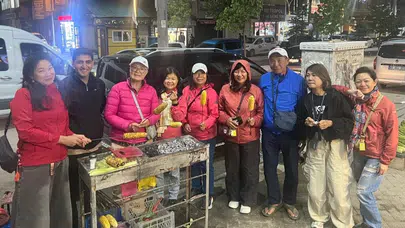 Tayland’dan Hakkari’ye uzanan gönül köprüsü: Esnafın ikramı turistleri mest etti