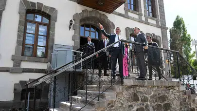 Erzurum’un hafızası emin ellerde: Tarihi yapılar tek tek ayağa kaldırılıyor