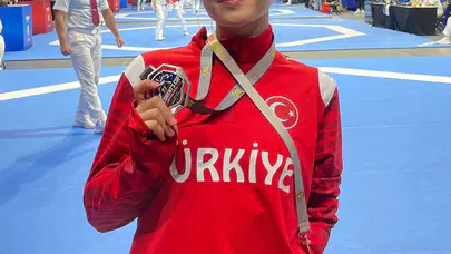 Denizli’nin gururu oldu: Milli taekwondocu Avrupa’dan madalyayla döndü