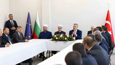 Sofya’da kritik temaslar: Bakan Fidan’dan İslam dünyasının temsilcileriyle önemli buluşma