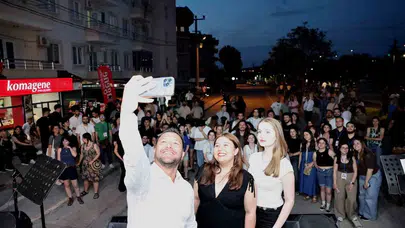 Sahne gençlerin: Nilüfer’de kendi kurallarıyla eğlendiler