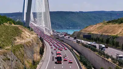 Milli heyecan Togg konvoyuyla zirveye taşındı: Ay-yıldızlılar Dünya Kupası yolculuğuna görkemli uğurlama