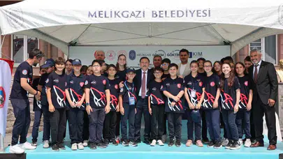Geleceğin mühendisleri Kayseri'de yetişiyor: İzzet Özsüzkaya Ortaokulu'nda teknoloji devrimi