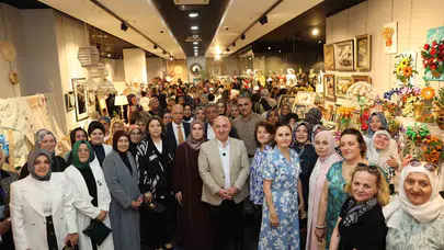 İğne iplikle sanata dönüştürülen hayaller: Darıcalı kadınların yıl boyu süren emeği görücüye çıktı
