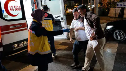 Düzce’de gece yarısı dehşeti: Kavşakta feci çarpışma sonucu 5 kişi hastanelik oldu