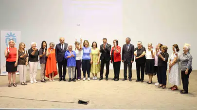 Tunceli’de öğrenmenin yaşı yok: 39 öğrenci cübbe giydi