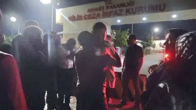 Cezaevi kapısında coşkulu karşılama: CHP Kilis İl Başkanı Umut Mehmet Sapan özgürlüğüne kavuştu