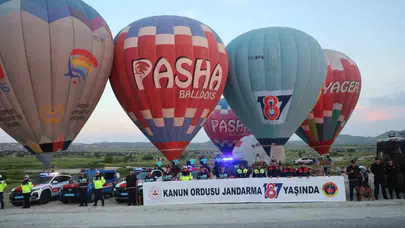 Kapadokya semalarında dev bayrak şovu: JÖAK 187. yıla böyle damga vurdu