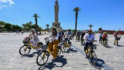 Dünya fuarcılığının kalbi İzmir’de atıyor: Sektör liderleri Tarihi Asansör’de buluştu