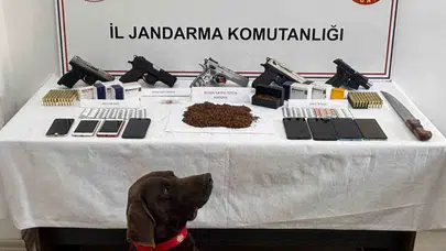 Kastamonu’da zehir tacirlerine şafak baskını: Kaplan’ın bulduğu cephanelik şoke etti