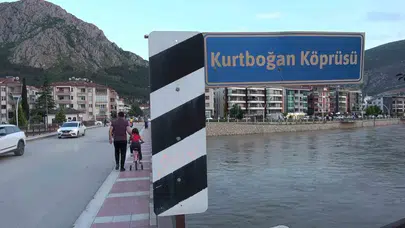 Amasya’da korkutan manzara: Kurtboğan Köprüsü’nde derin çukur alarmı