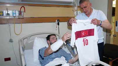 Milli Takım’ın güvenliği için görev başındaydı: Hacıosmanoğlu’ndan hastanede duygusal ziyaret