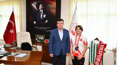 Serik'in bilek güreşindeki altın kızı: Türkiye şampiyonluğuna uzanan başarı hikayesi