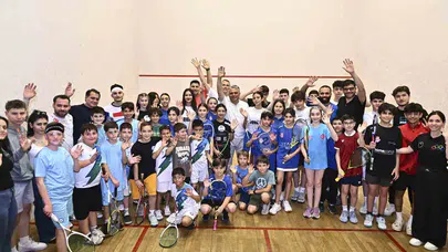 Muratpaşa’da Squash Şöleni: Başkan Uysal’dan Kitle Sporu Vurgusu