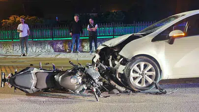 Akyazı’da korkutan kaza: Otomobil ile motosiklet çarpıştı, sürücü hastanelik oldu