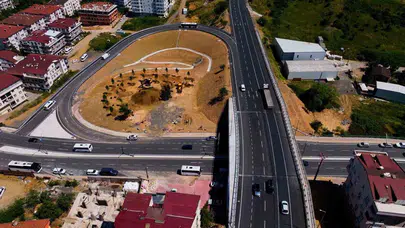 Gebze’nin trafik düğümünü TOGG ile çözdü: Başkan Büyükakın direksiyona geçti