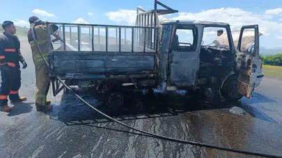 Gölbaşı yolunda korku dolu anlar: Alev topuna dönen kamyonetten son anda kurtuldu