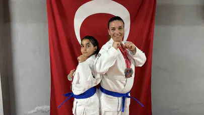 Minderin şampiyon ikilisi: Anne ve kızının altın madalya yolculuğu