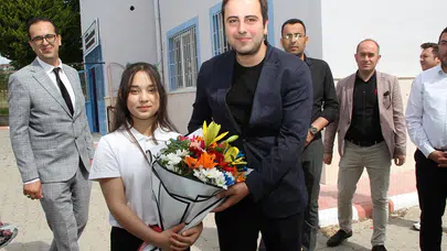 Minik ellerden geleceğe nefes: Kula'da çevre günü coşkusu