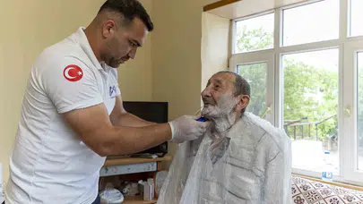 Mersin’de kimsesizlerin kimsesi oldular: 13 ilçede yüzler gülüyor