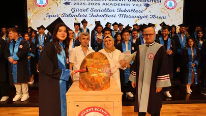 Diplomalar havaya, umutlar geleceğe: BEUN’da iki fakülte birden mezuniyet coşkusu yaşadı