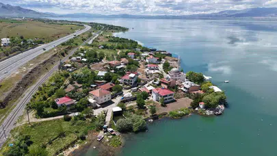 Kuraklığın izleri silindi: Elazığ’da Ege sahillerini aratmayan manzara