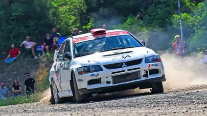 Bursa’nın asfaltında 50 yıllık gelenek: Yeşil Bursa Rallisi’nde zafer Kerem Kazaz’ın