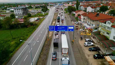 Ege'nin kilit noktası kilitlendi: Bayram trafiğinde devasa yoğunluk