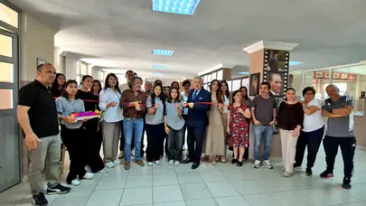 Genç fırçalar Çeşme’de buluştu: Tuvaldeki hayaller sanatseverlerle buluştu