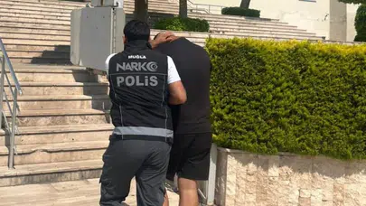 Marmaris’te zehir tacirlerine ağır darbe: Ev ve araçlardan servet çıktı