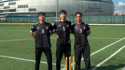 Sivas'ın kriket gururu: Dört sporcu ay-yıldızlı forma için Kopenhag yolcusu