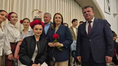Bartın'da meslek liselilerin şaşırtan yeteneği: Saçtan sepet yapıp çikolata ikram ettiler