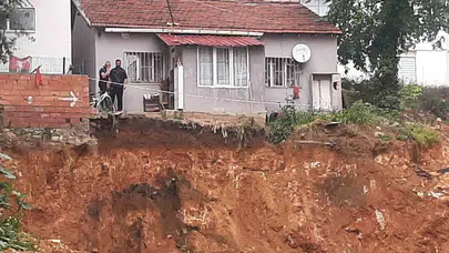 Bilecik’te inşaat paniği: Temel kazısı sırasında toprak kayınca ev boşaltıldı