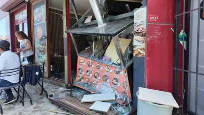 Avcılar’da gece yarısı dehşeti: Restoranın içine daldı, saniyelerle facia önlendi